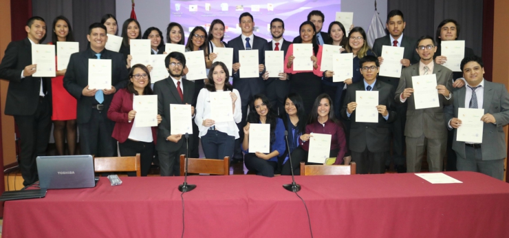 Estudiantes de Administracin Ruiz reciben certificacin de Mibanco por asesora a mypes
